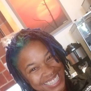 Meet your Posher, Keisha